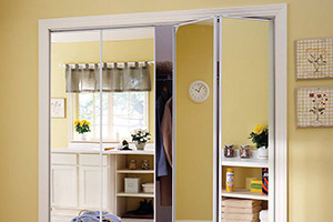 Bi-Fold Mirrored Doors, 2 Pairs